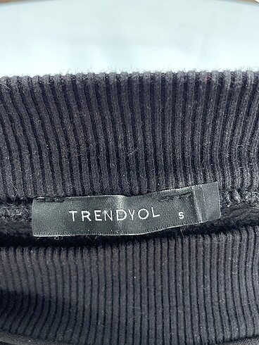 s Beden siyah Renk Trendyol & Milla Kazak / Triko %70 İndirimli.