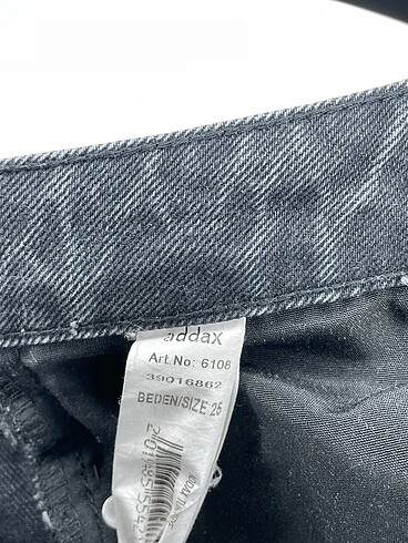 26 Beden siyah Renk Addax Jean / Kot %70 İndirimli.