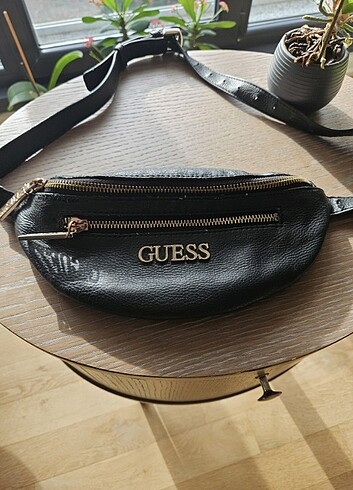 Guess bel çantası 