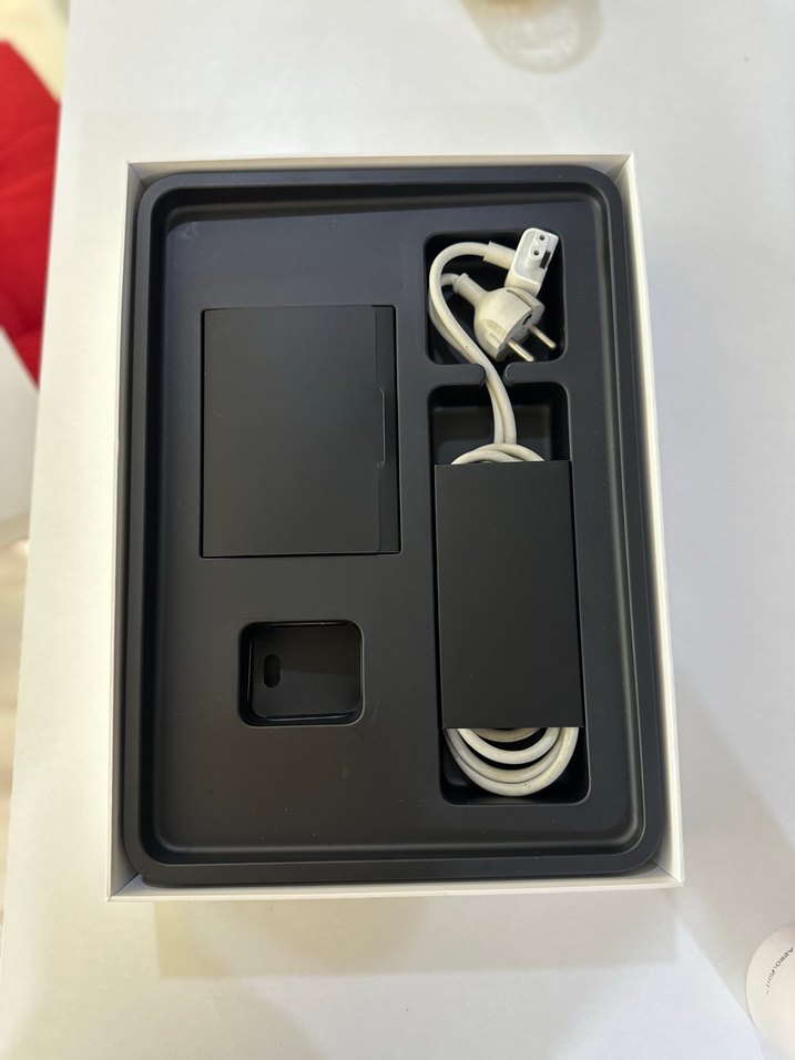 Gri MacBook Air Dizüstü Bilgisayar - Görsel 5