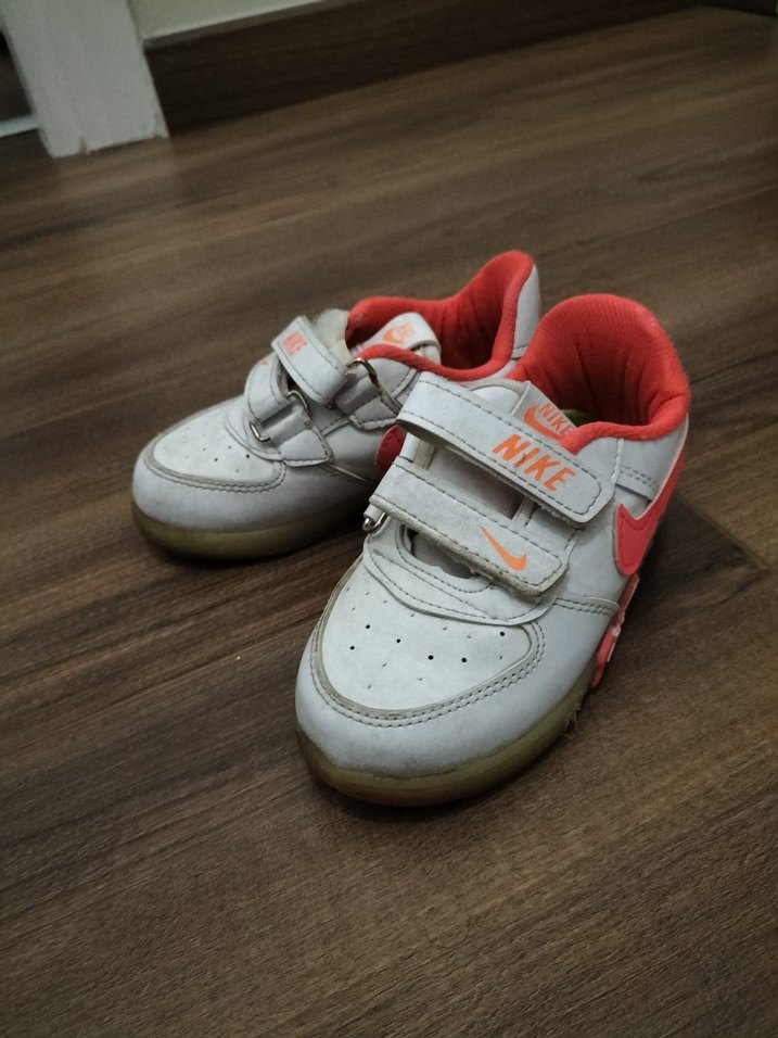 Kız Çocuk Beyaz Renkli Cırt Cırtlı Spor Ayakkabı - Görsel 3