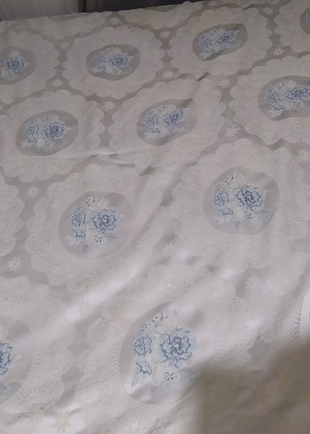 Gri Nakışlı Beyaz Yatak Örtüsü - Görsel 4