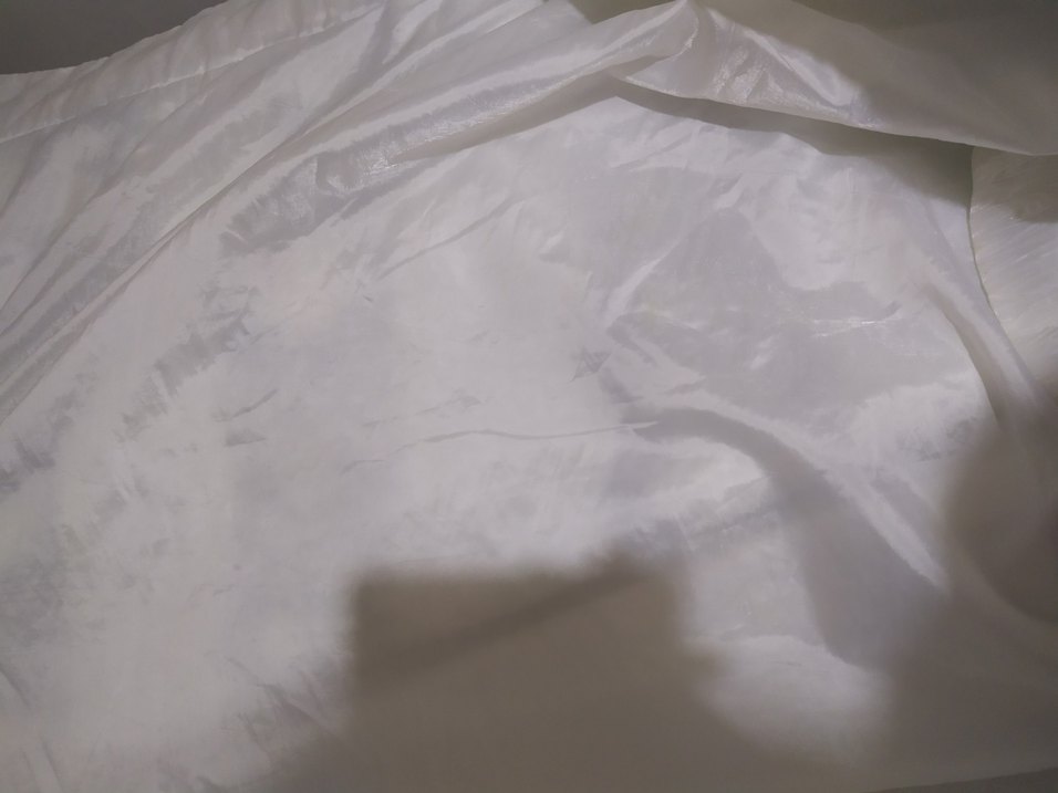 Gri Nakışlı Beyaz Yatak Örtüsü - Görsel 5