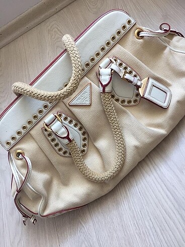 Prada çanta
