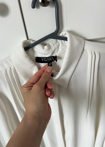 36 Beden beyaz Renk Kadın Ekru Krep Pilili Gömlek