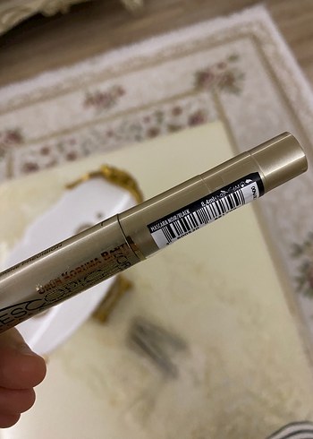 Bej Parlak L'Oréal Teleskopik Maskara - Görsel 4