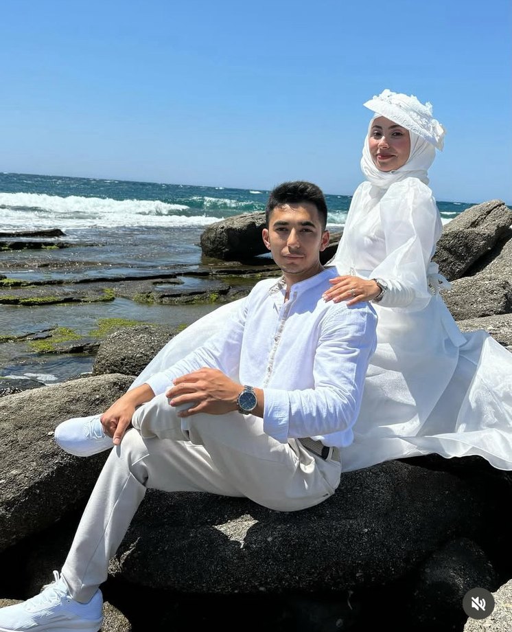 Uzun Kollu Yüksek Yakalı Şeffaf Beyaz Nikah Elbisesi - Görsel 3