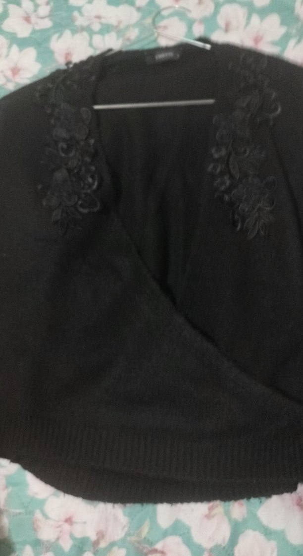 Siyah V Yaka Nakışlı Triko Kazak - Görsel 2