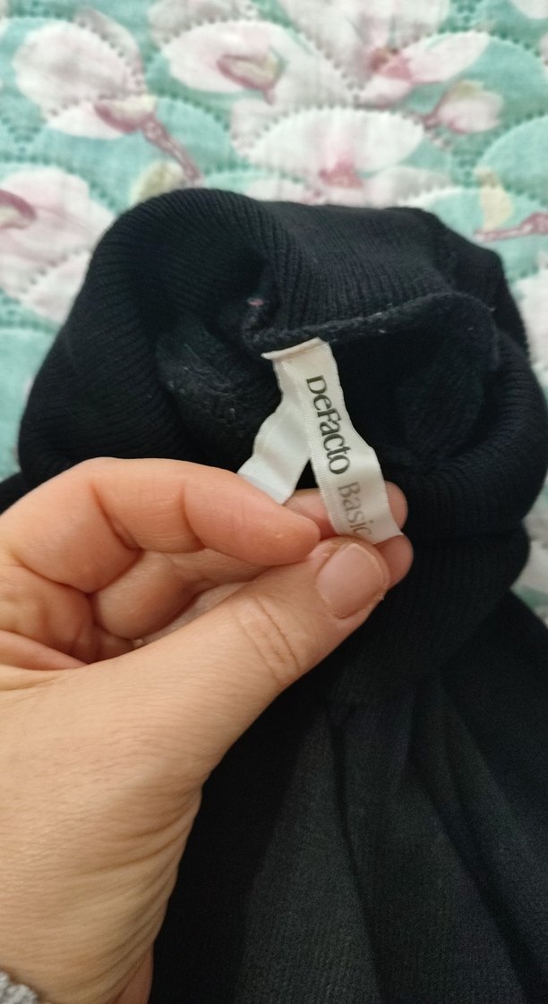 Siyah Kadın Boğazlı Triko Kazak - Görsel 3