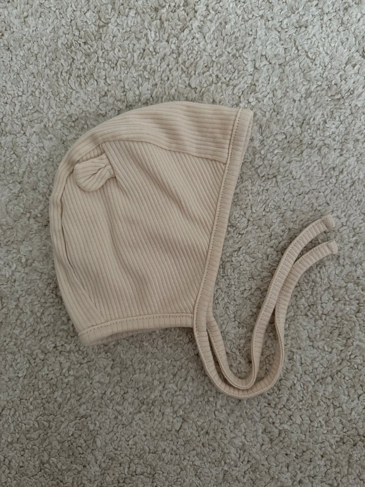 Bej Örgü Bebek Şapkası Bağcıklı - Görsel 2