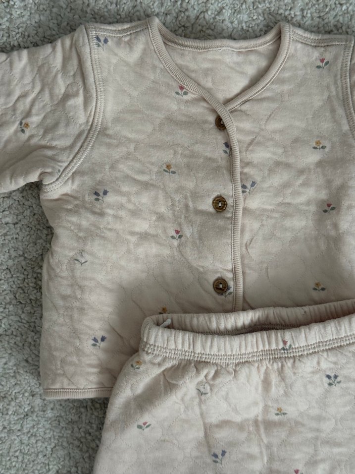 Bebek Kız Bej Düğmeli Takım - Görsel 2