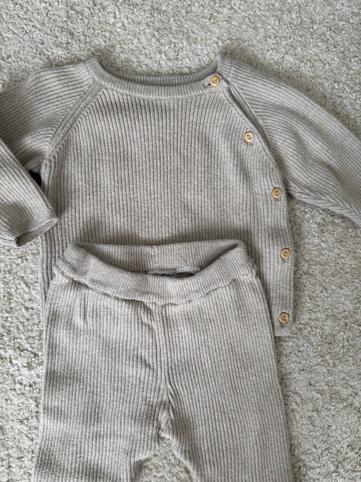 Gri Örgü Bebek Kız Takımı Uzun Kollu - Görsel 2
