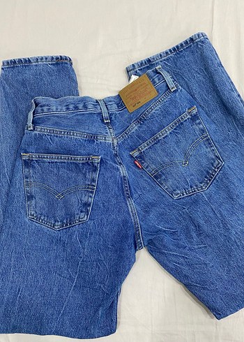 Levis straight jean