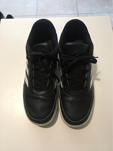 37 Beden siyah Renk Adidas Spor Ayakkabı