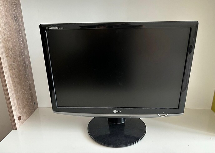 LG Flatron W1952S Monitör - Görsel 4