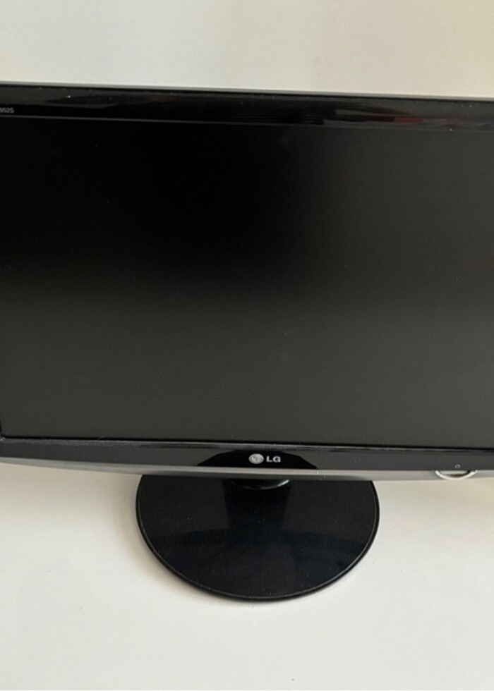 LG Flatron W1952S Monitör - Görsel 3