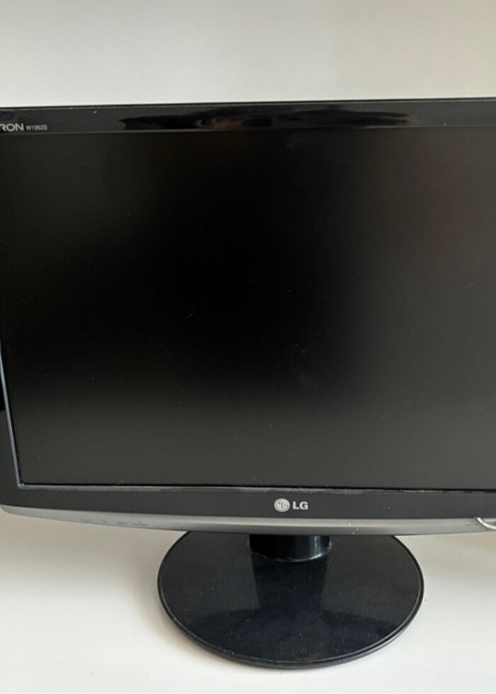 LG Flatron W1952S Monitör - Görsel 4