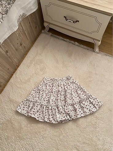 Kirazlı mini etek