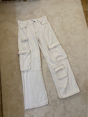 Beyaz kargo pantolon