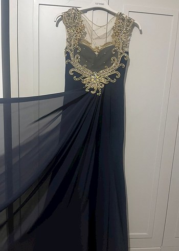 Altın İşlemeli V Yakalı Uzun Abiye Elbise - Görsel 8