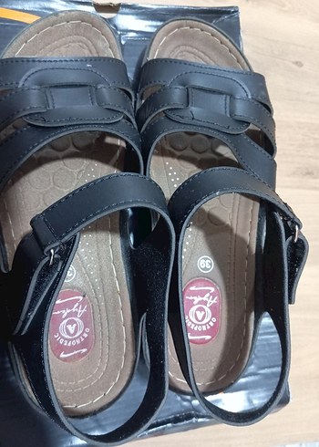 Kadın Siyah Dolgu Topuklu Sandalet - Görsel 4