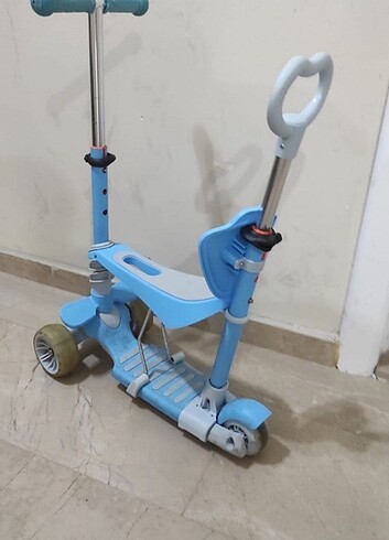 Beden mavi Renk İsikli oturakli scooter