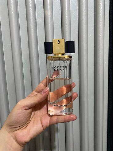 Beden Este lauder modern muse