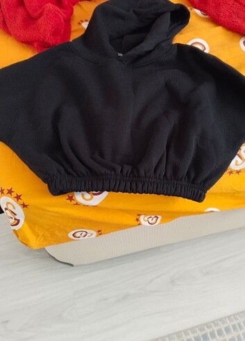 Crop sweatshirt