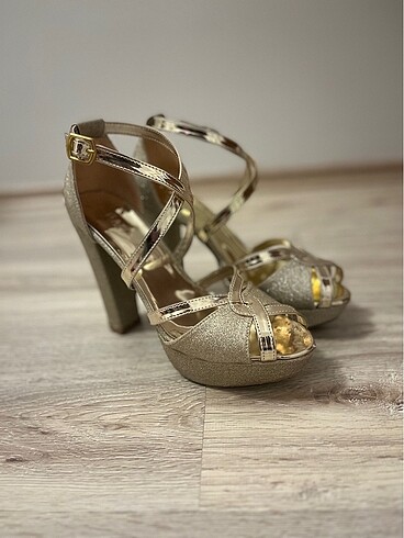 Gold abiye ayakkabı