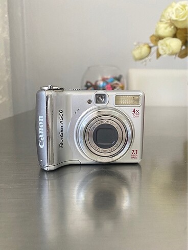 Vintage Canon PowerShot A560