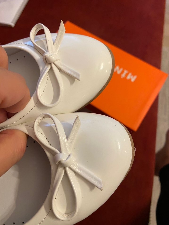 Kız Çocuk Beyaz Fiyonklu Rugan Babet Ayakkabı - Görsel 2