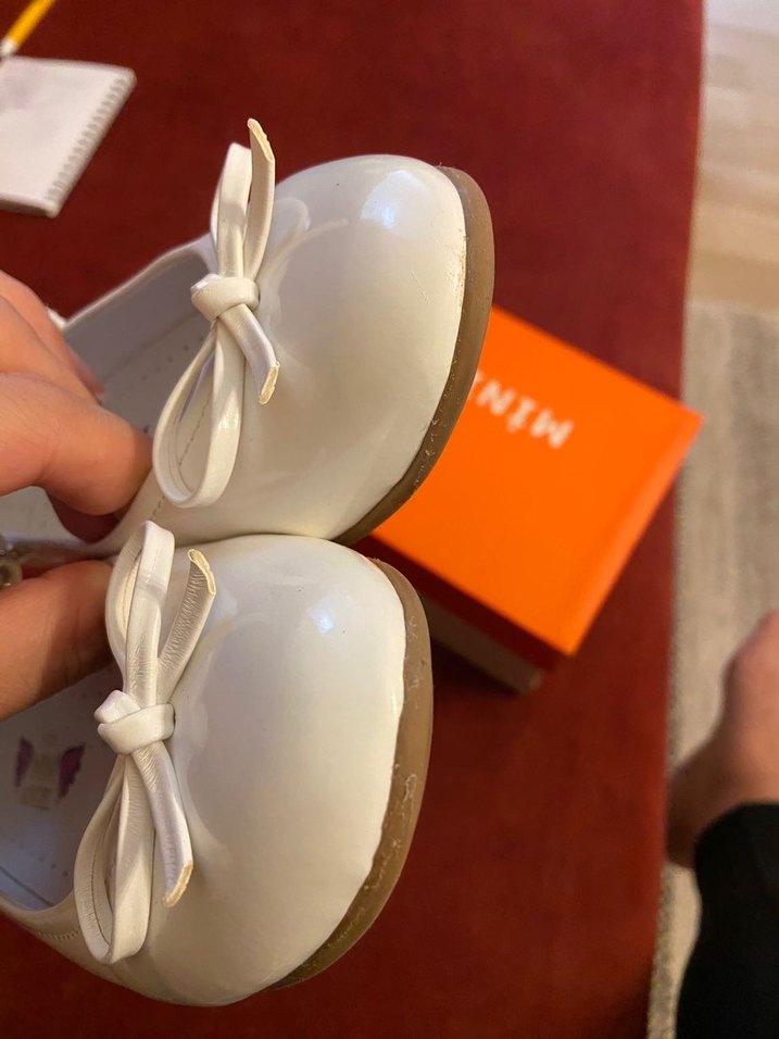 Kız Çocuk Beyaz Fiyonklu Rugan Babet Ayakkabı - Görsel 3