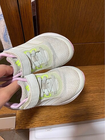 28 Beden Adidas kız çocuk spor ayakkabı sneaker