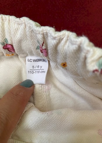 5 Yaş Beden beyaz Renk Lcw Kız Çocuk Rahat Kesim Beyaz Çiçekli Pantolon