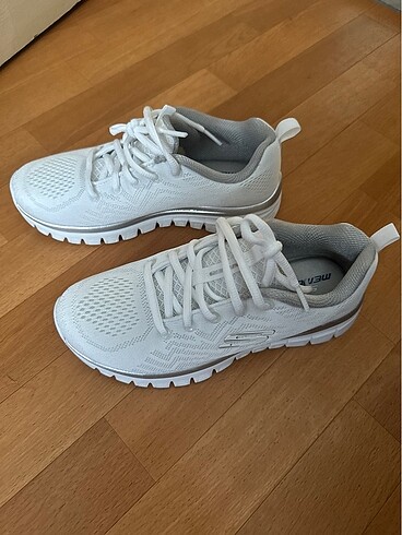 Skechers