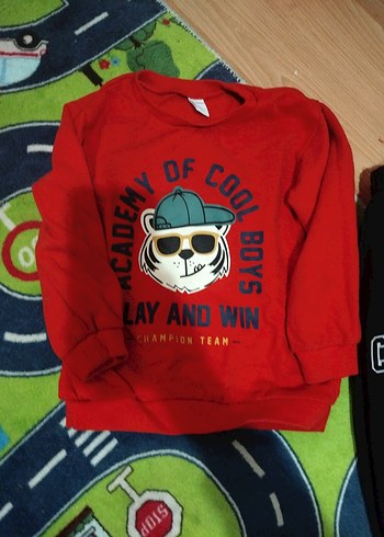Kırmızı Sweatshirt ve Siyah Pantolon Bebek Takımı - Görsel 2