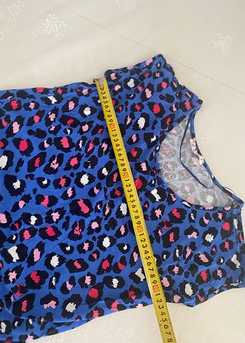 Mavi Desenli V Yaka Kısa Kollu Hamile Bluzu - Görsel 3