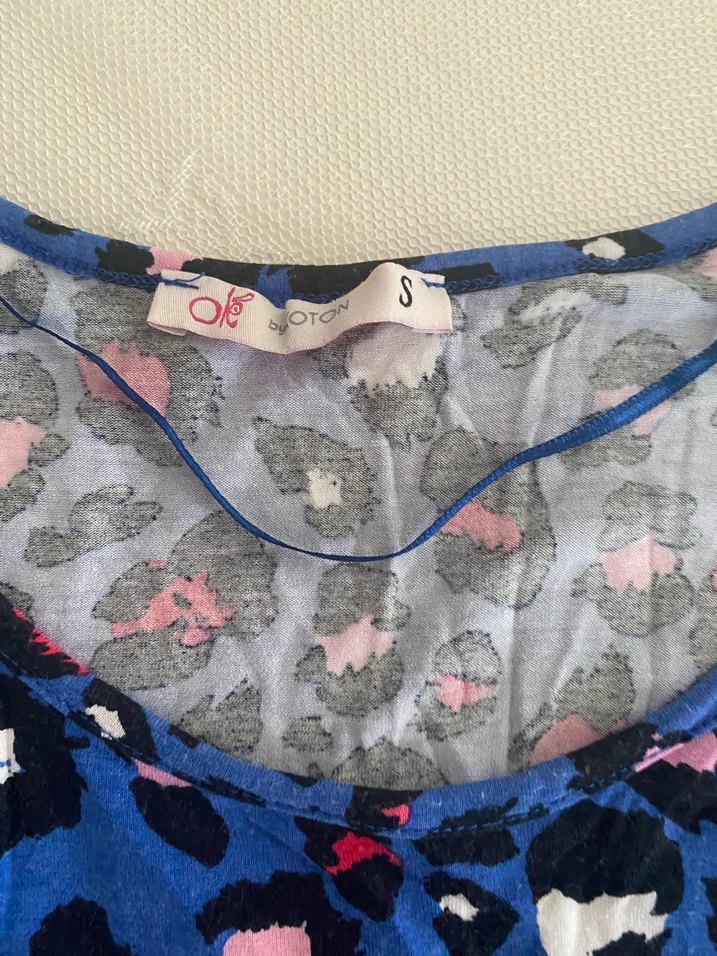 Mavi Desenli V Yaka Kısa Kollu Hamile Bluzu - Görsel 4