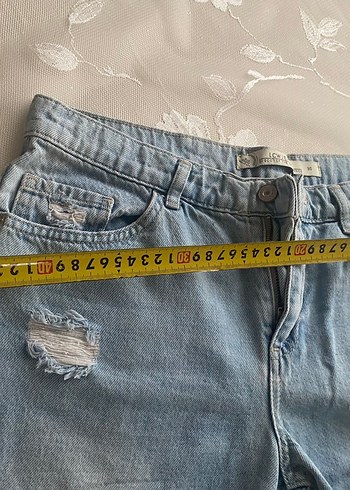 Kadın Gri Mavi Bol Kesim Mini Denim Şort LCW - Görsel 4