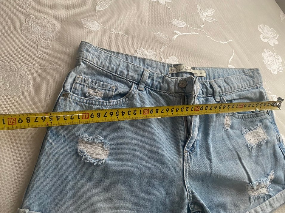 Kadın Gri Mavi Bol Kesim Mini Denim Şort LCW - Görsel 4