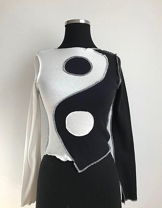 Yin yang top