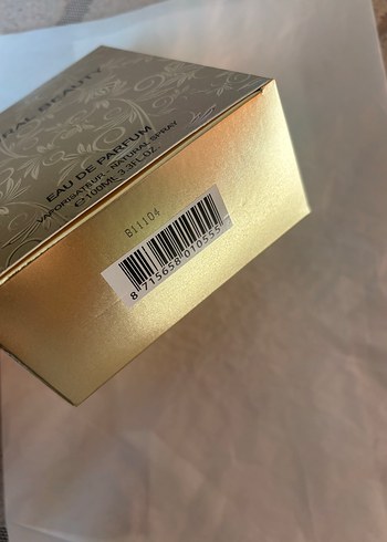 Bir fıs sıkılmış Parfüm 100 ml - Görsel 3