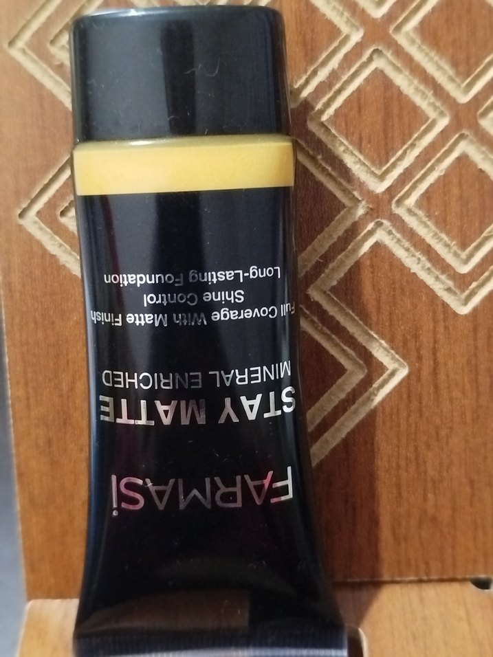 Farmasi Stay Matte Mineral Fondöten 30 ml - Görsel 3