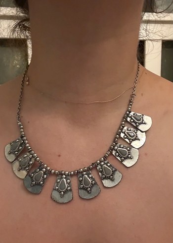  Beden AccessorizeGri Zincir Detaylı Kolye