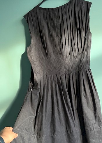 Siyah Pilili Midi Kolsuz  Elbise - Görsel 2