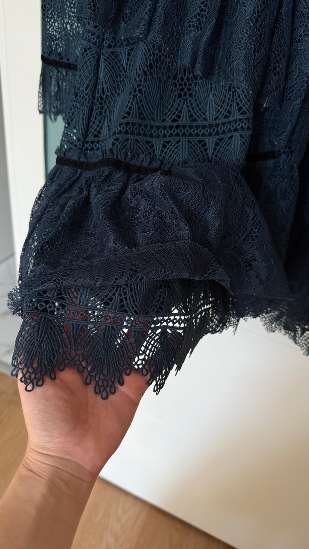 Uzun Kollu Lacivert Nakışlı Fırfırlı Elbise - Görsel 4