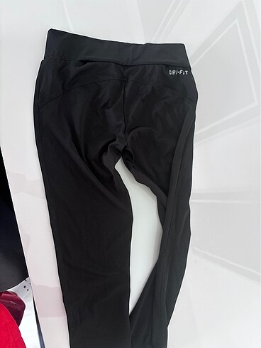 l Beden Nike tayt