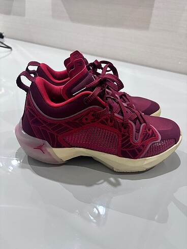 Jordan 37 low