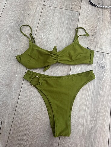 Efsane kullanılmamış bikini