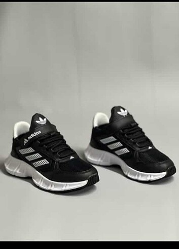 33 Beden siyah Renk Adidas run spor ayakkabi